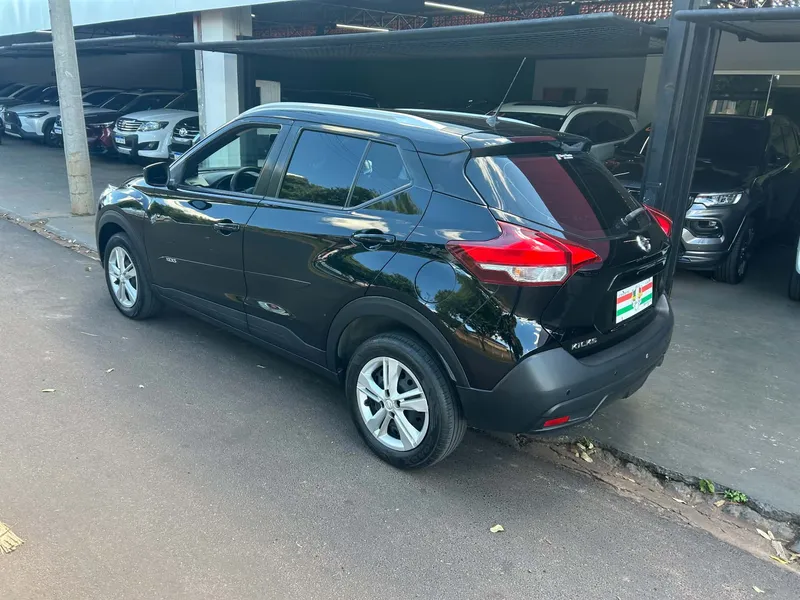 Nissan Kicks Preto