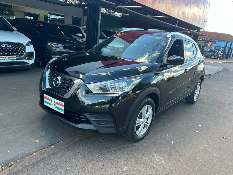 Nissan Kicks Preto