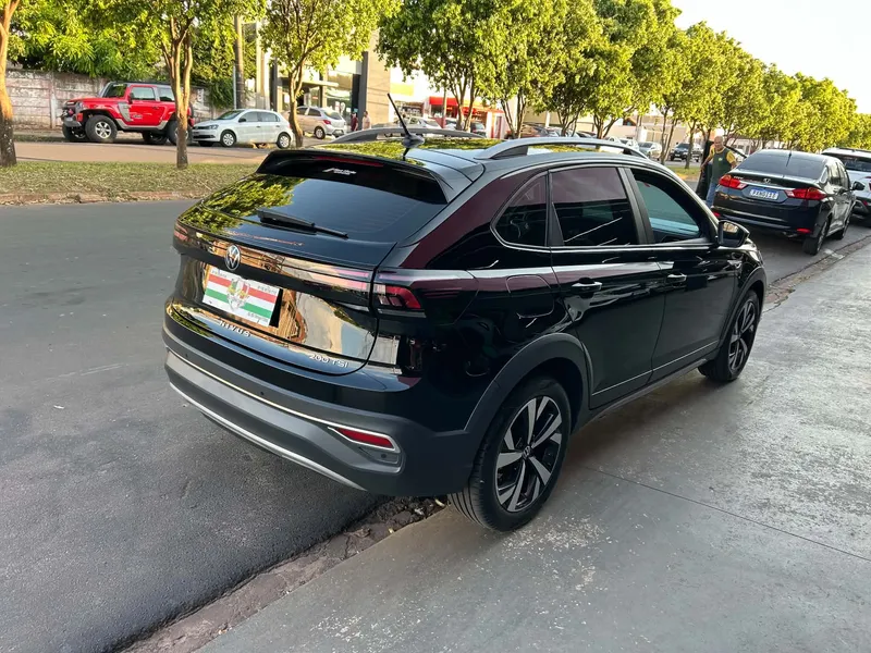 Volkswagen Nivus Preto