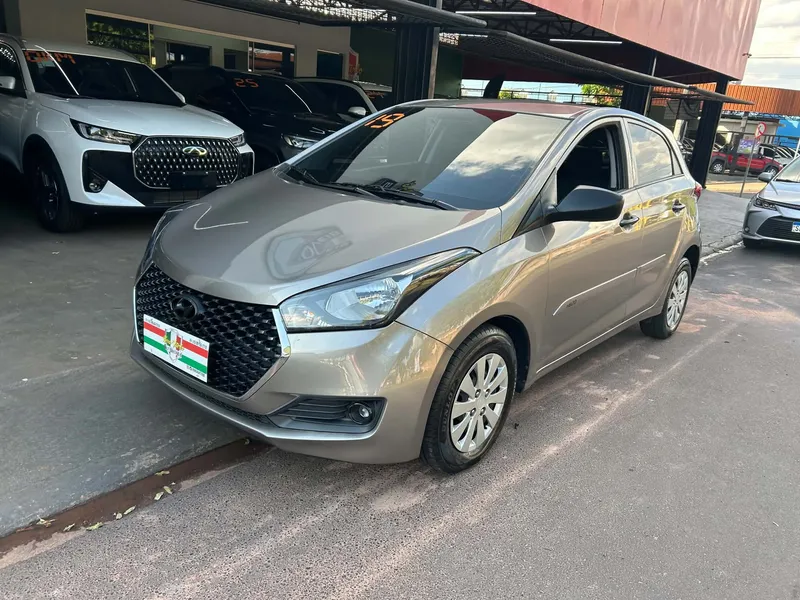 Hyundai HB20 Prata