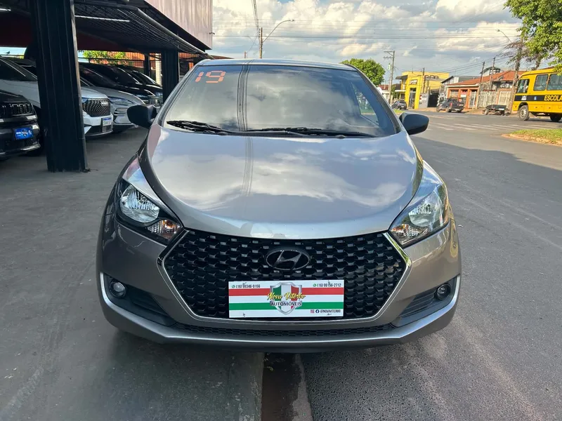 Hyundai HB20 Prata