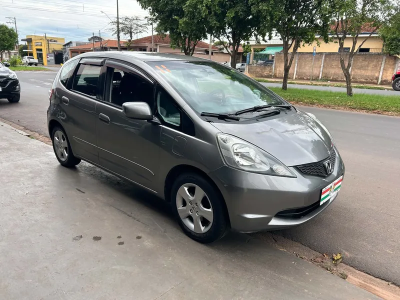 Honda Fit Cinza