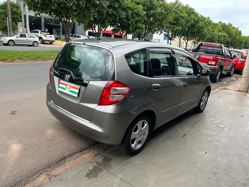 Honda Fit Cinza