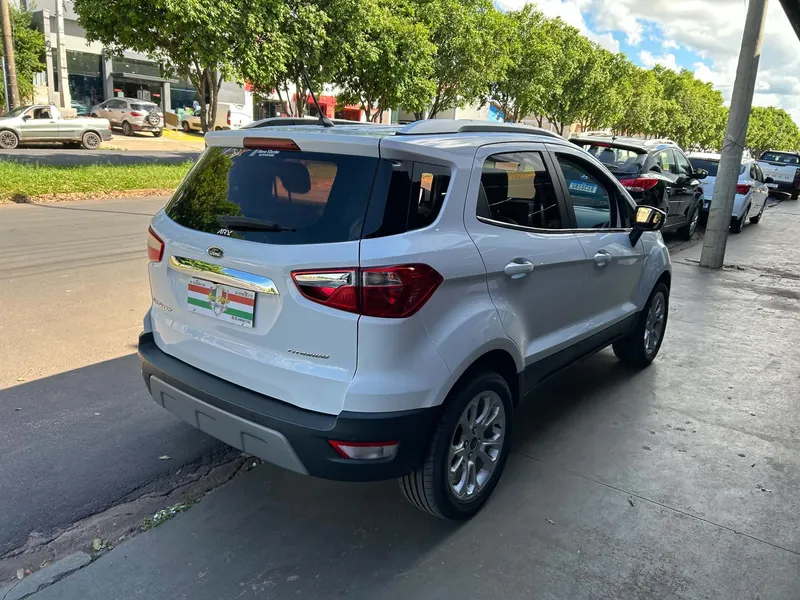 Ford EcoSport Branco