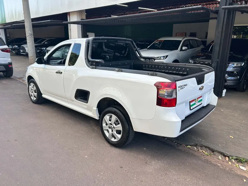 Chevrolet Montana Branco