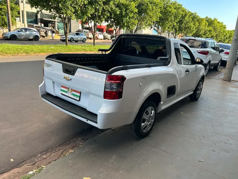 Chevrolet Montana Branco