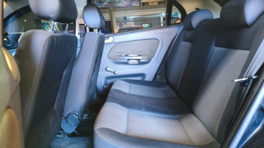 Volkswagen Gol Preto