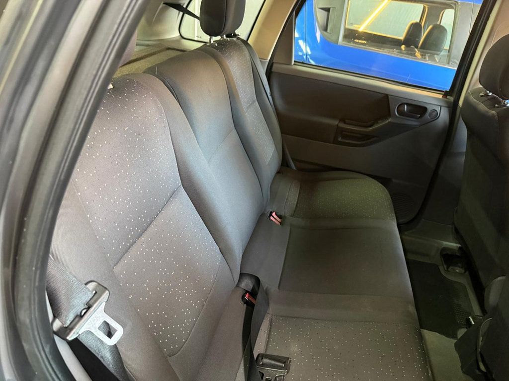 Chevrolet Meriva Cinza