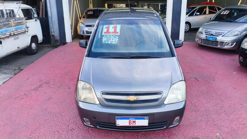 Chevrolet Meriva Cinza