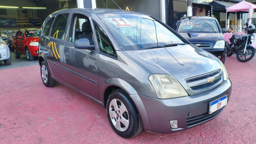 Chevrolet Meriva Cinza