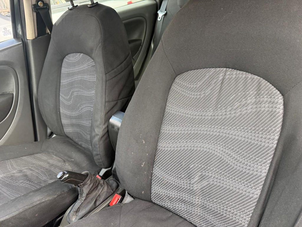Fiat Punto Cinza