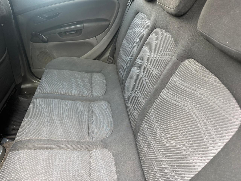 Fiat Punto Cinza