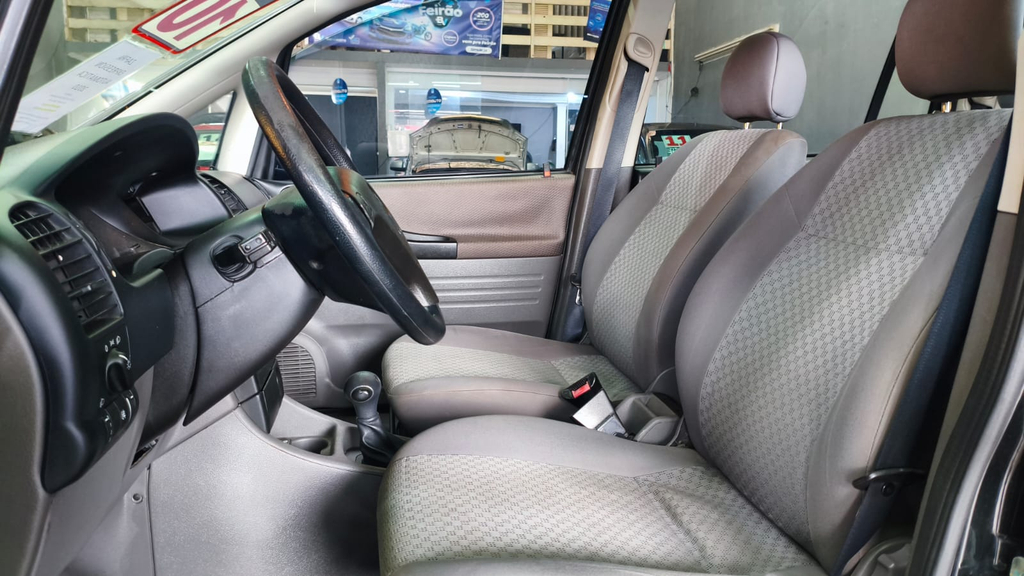 Chevrolet Zafira Preto