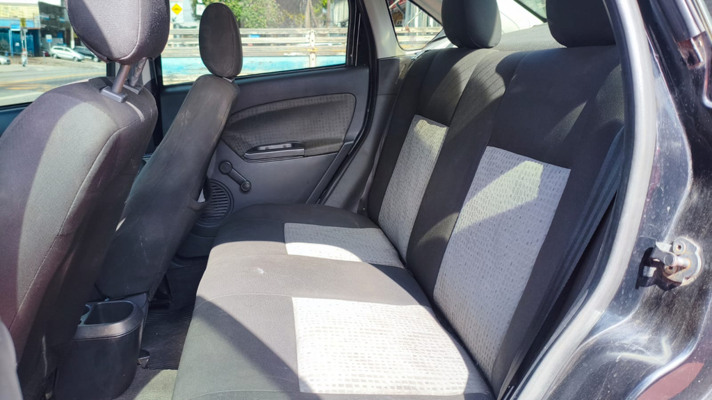 Ford Fiesta Sedan Preto