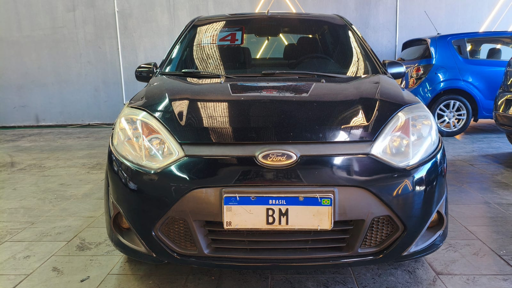 Ford Fiesta Sedan Preto