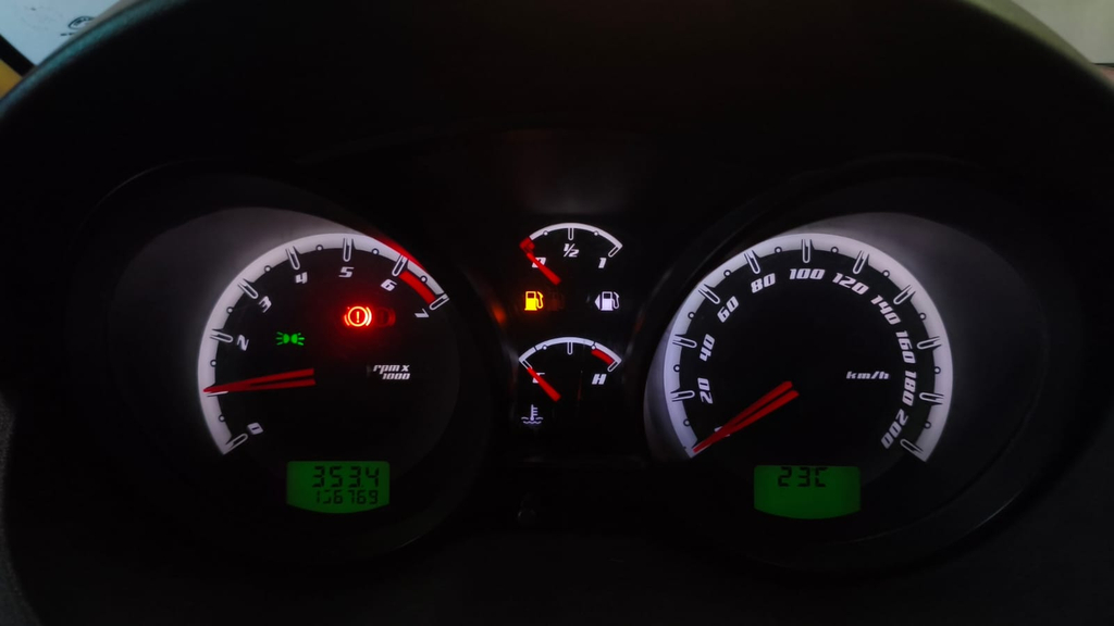 Ford Fiesta Sedan Preto
