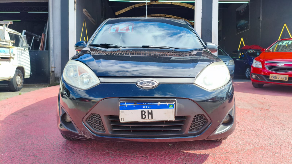 Ford Fiesta Sedan Preto