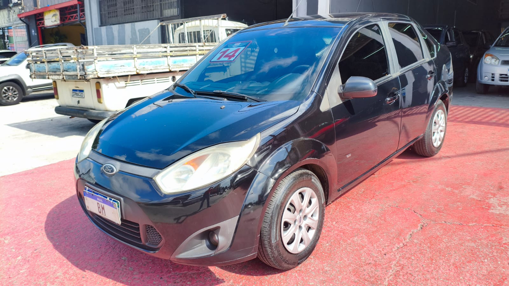 Ford Fiesta Sedan Preto
