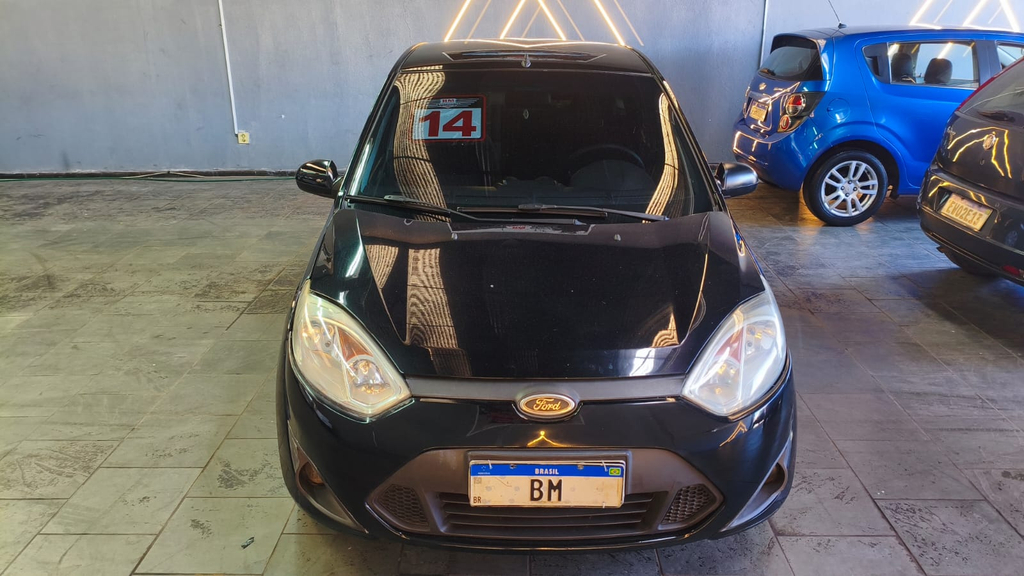 Ford Fiesta Sedan Preto