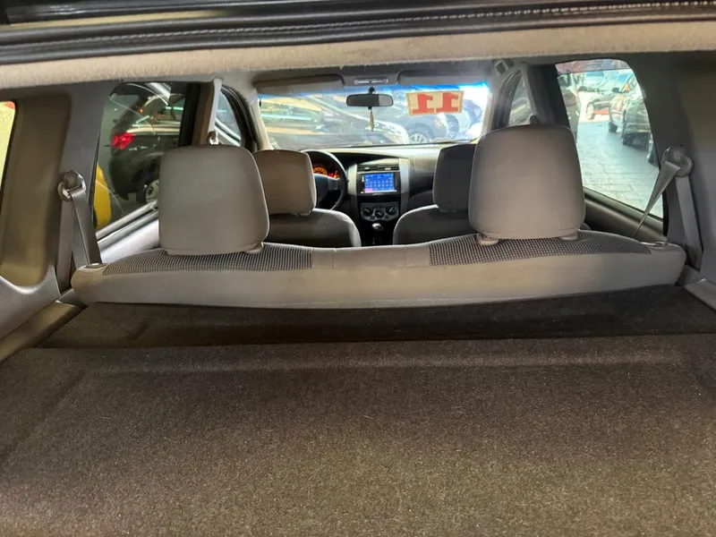 Nissan Livina Preto