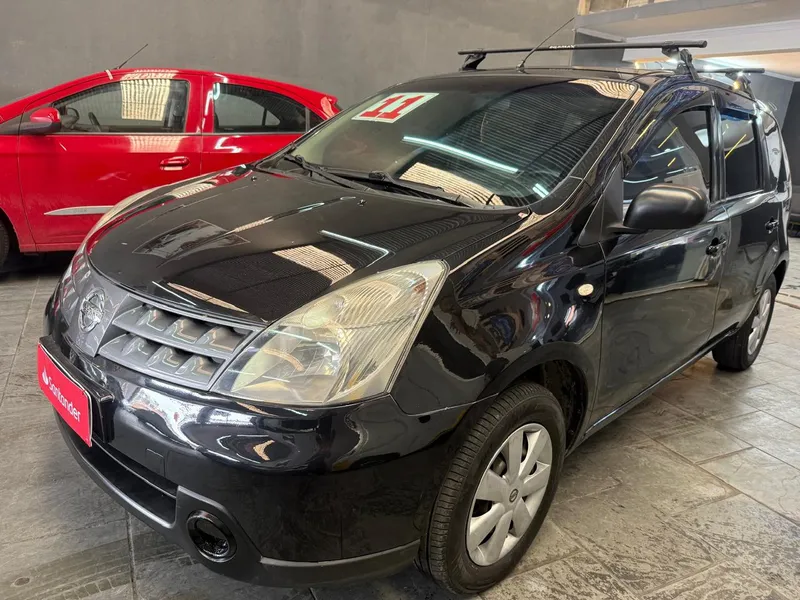 Nissan Livina Preto