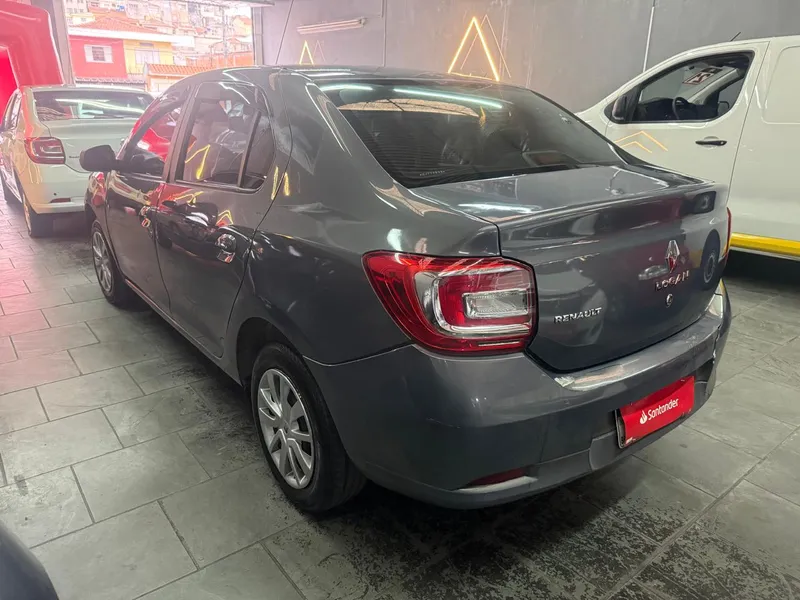 Renault Logan Cinza