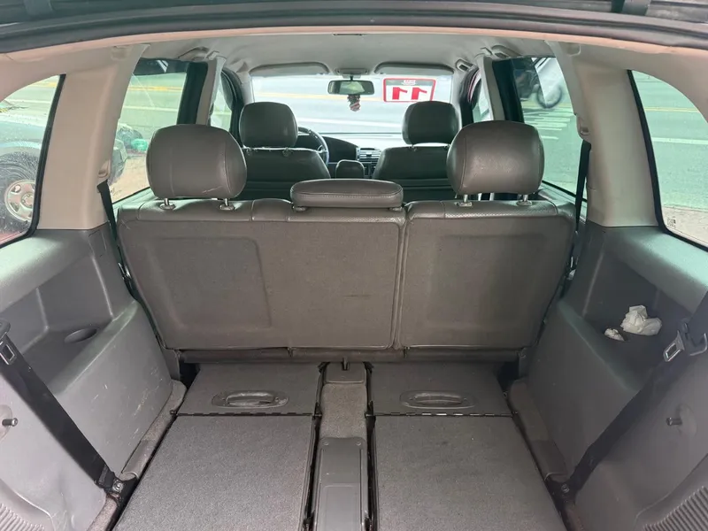 Chevrolet Zafira Cinza