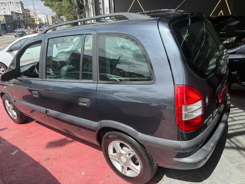 Chevrolet Zafira Cinza