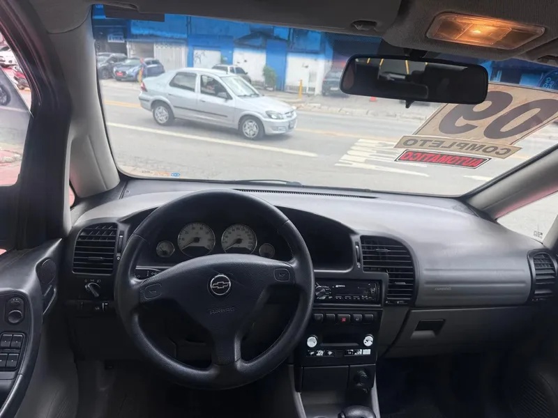 Chevrolet Zafira Cinza