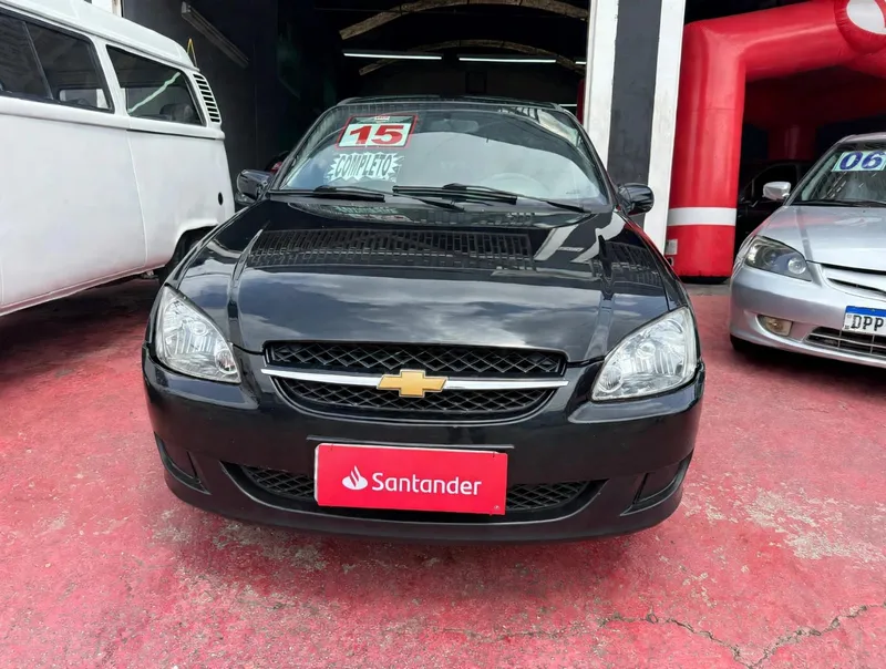Chevrolet Classic Preto
