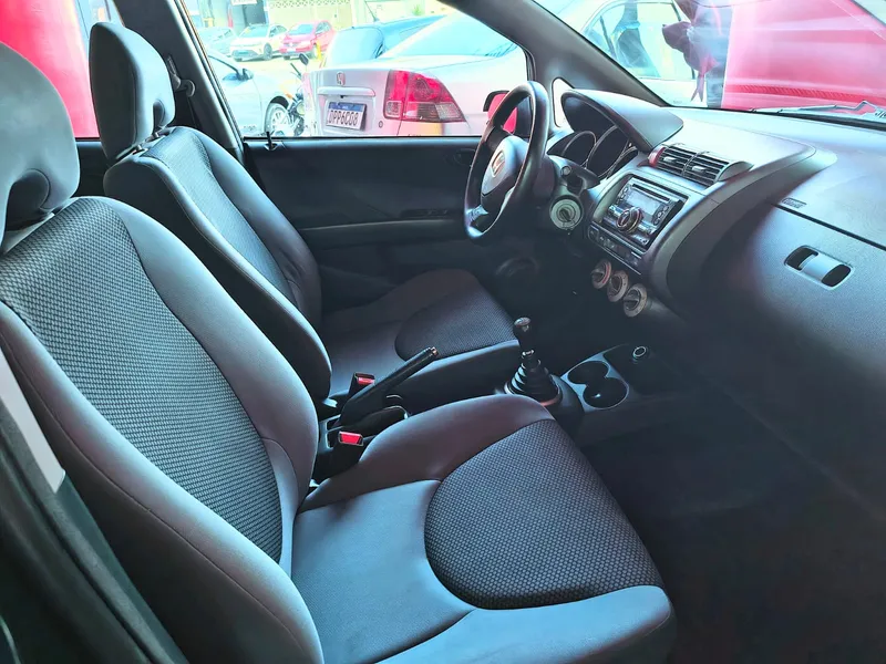 Honda Fit Preto