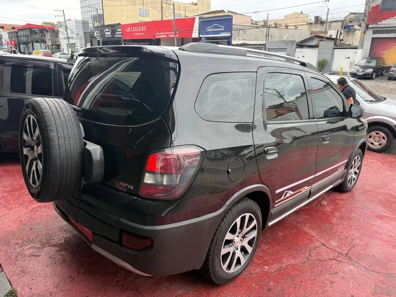 Chevrolet Spin Preto