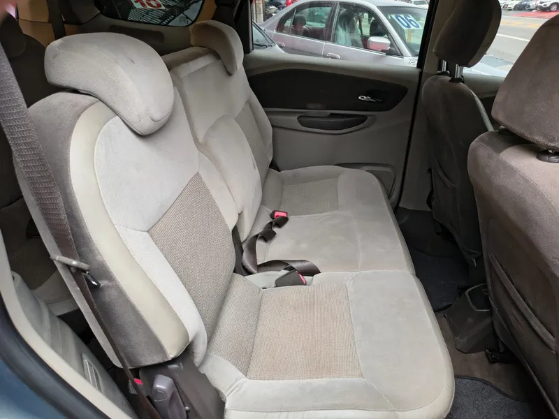 Chevrolet Spin Cinza