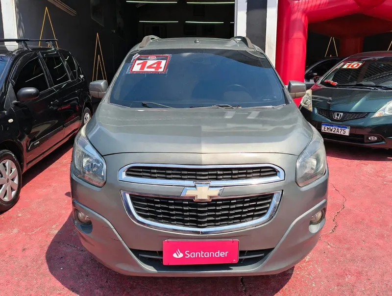 Chevrolet Spin Cinza