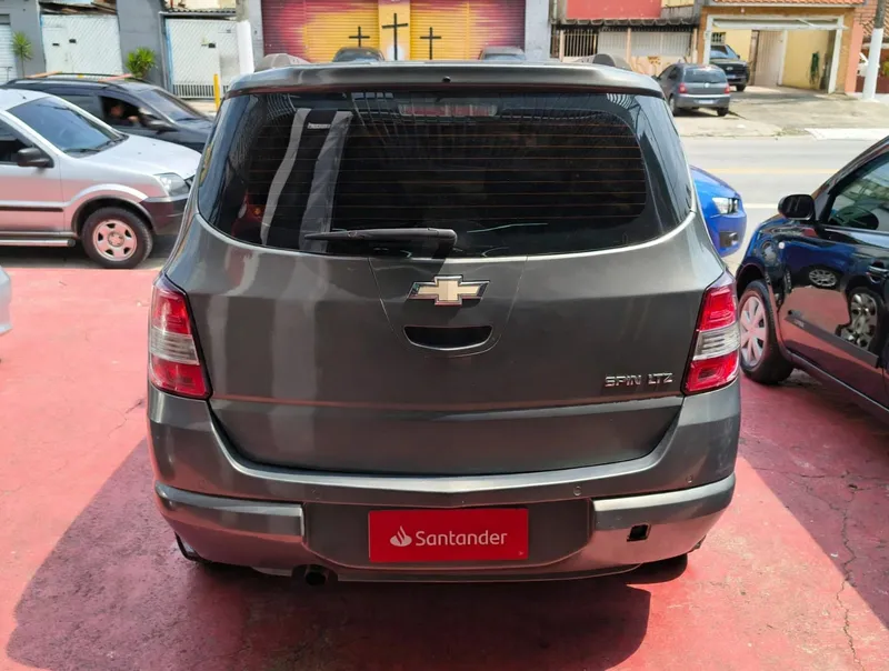 Chevrolet Spin Cinza