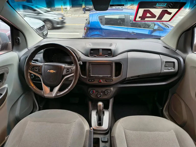 Chevrolet Spin Cinza
