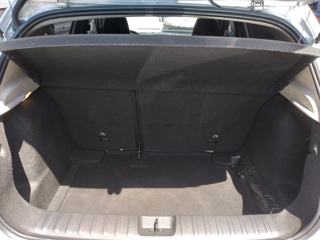 Chevrolet Onix Prata