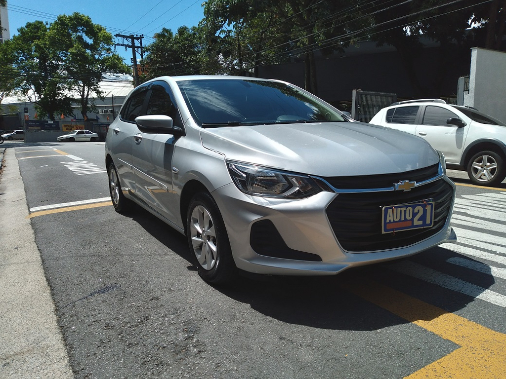 Chevrolet Onix Prata