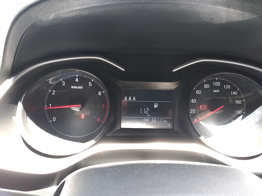 Chevrolet Onix Prata