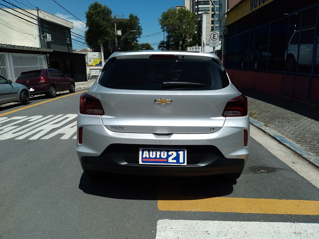 Chevrolet Onix Prata