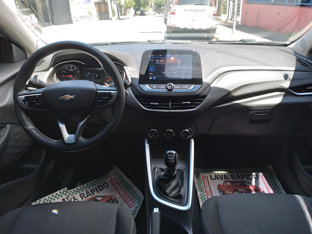 Chevrolet Onix Prata