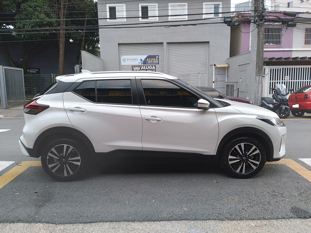 Nissan Kicks Branco
