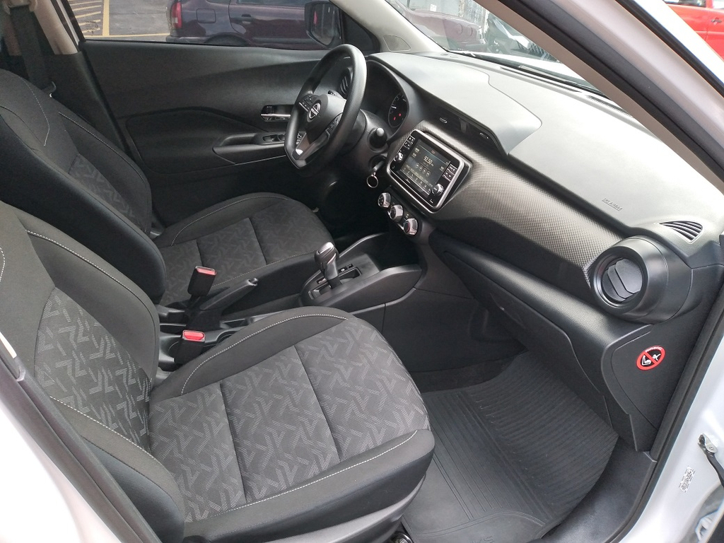 Nissan Kicks Branco