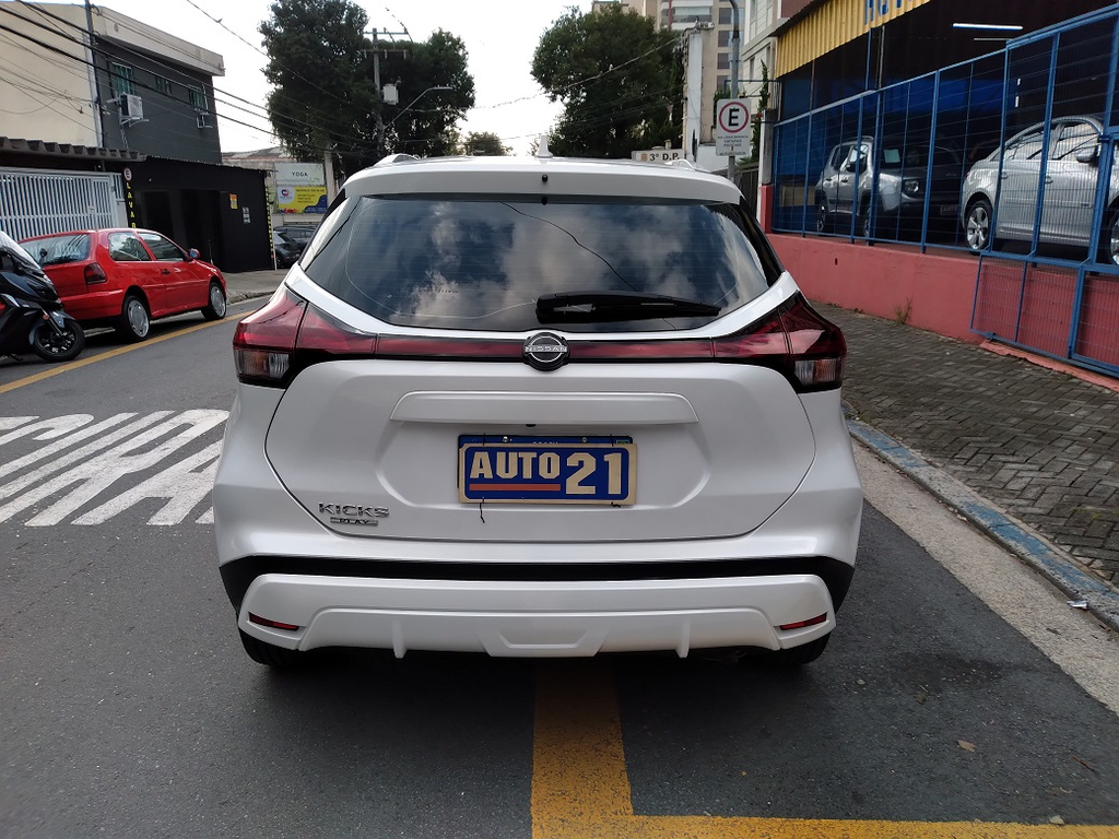 Nissan Kicks Branco