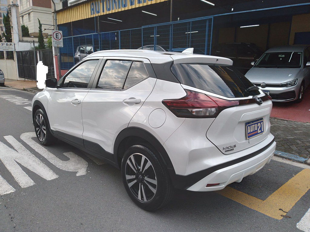 Nissan Kicks Branco