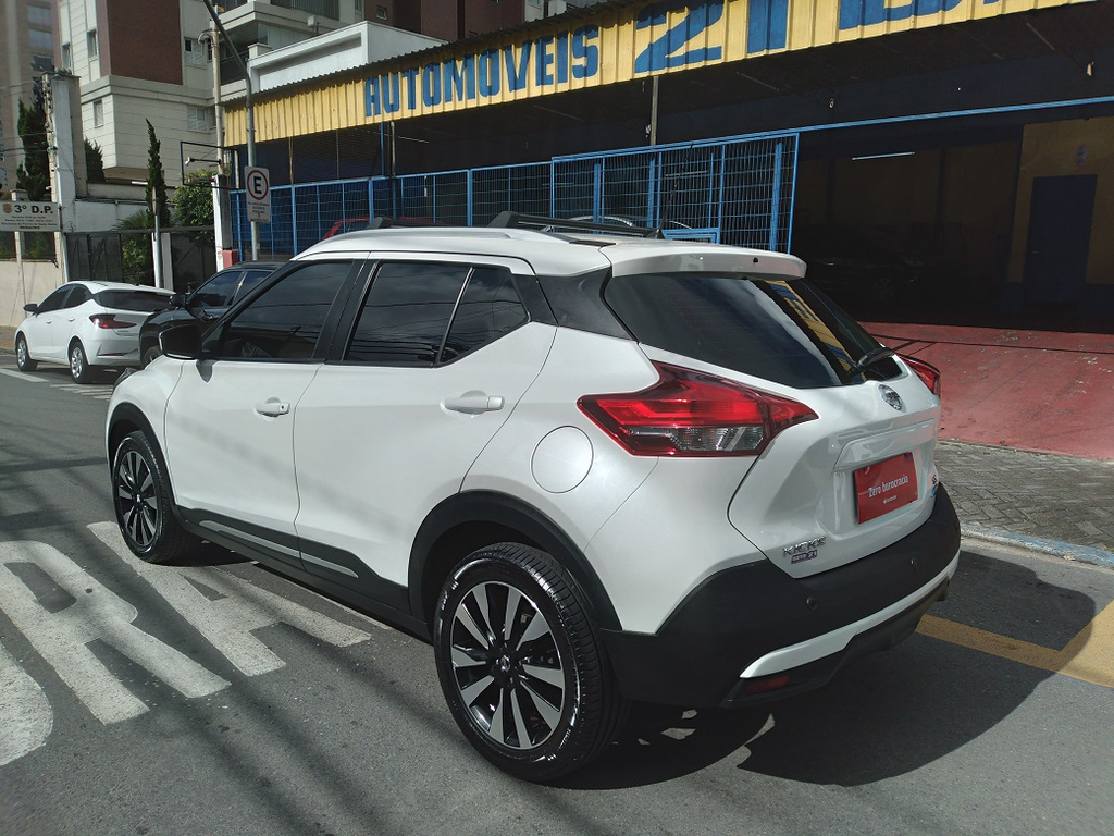 Nissan Kicks Branco