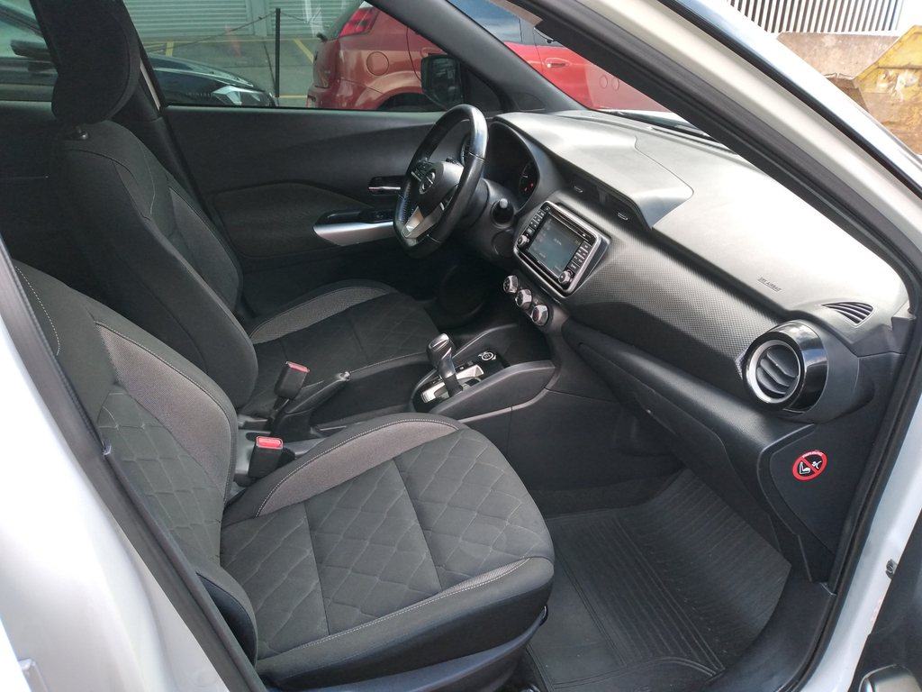 Nissan Kicks Branco