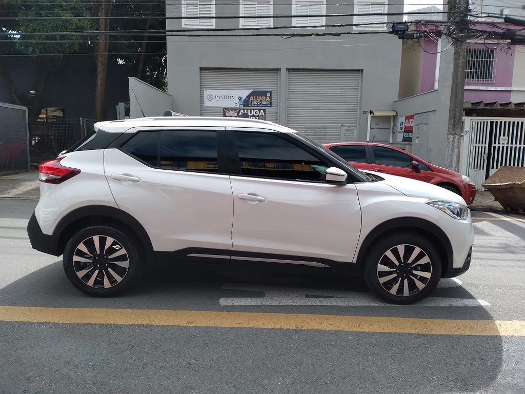 Nissan Kicks Branco