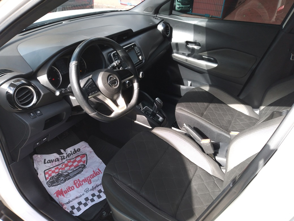 Nissan Kicks Branco