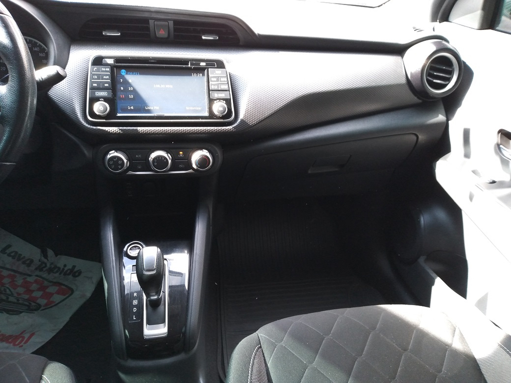 Nissan Kicks Branco